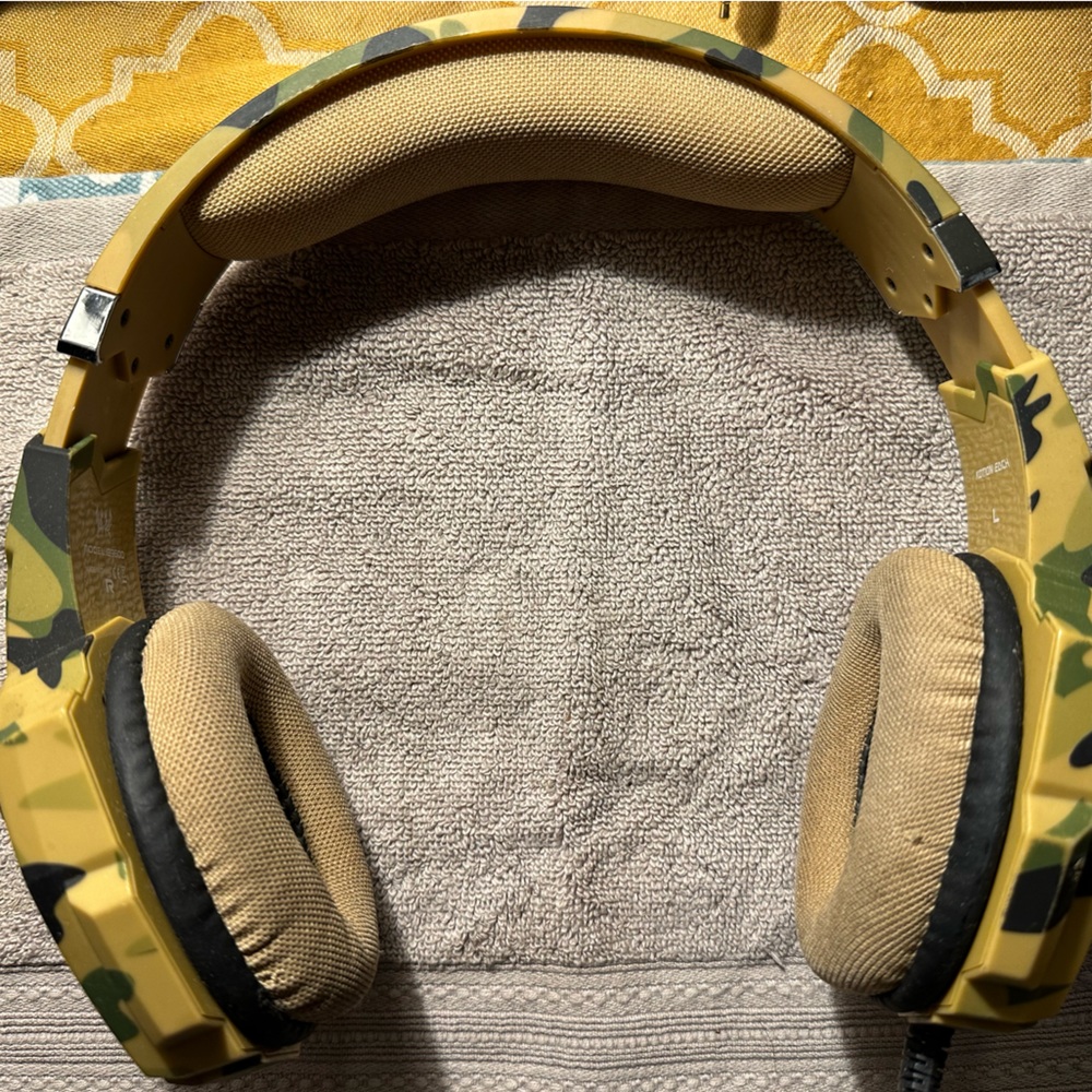 Kotion Each gaming head set. Works greatt